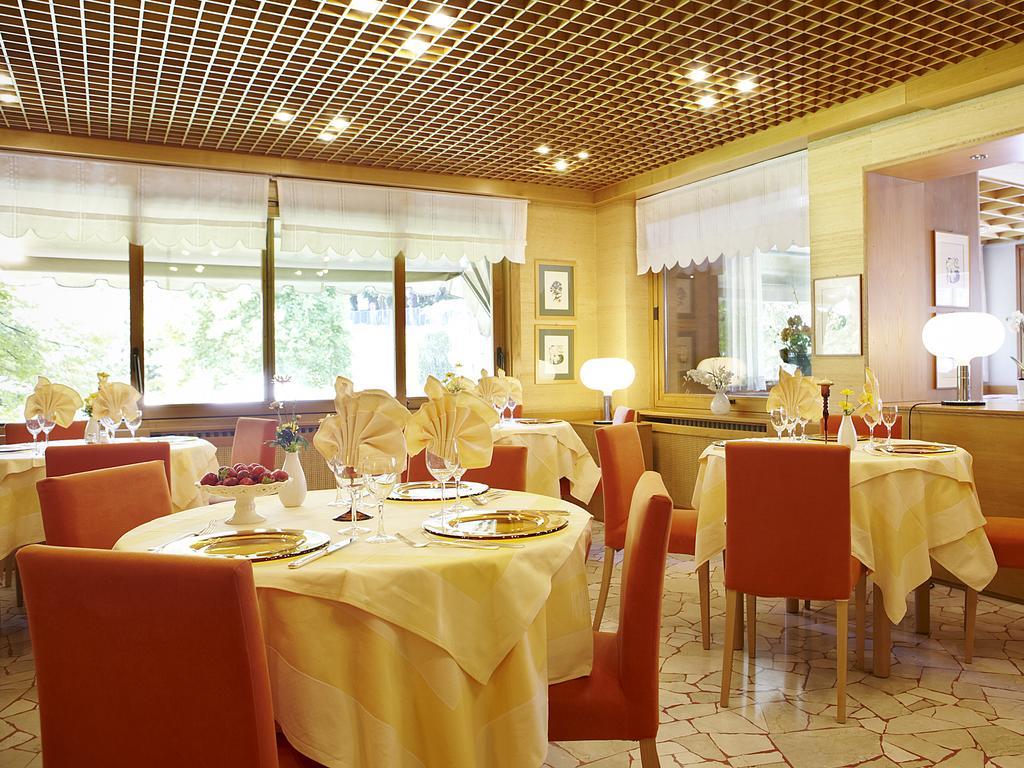 Albergo Milano Snc ลานโซ ดินเตลวิ ภายนอก รูปภาพ