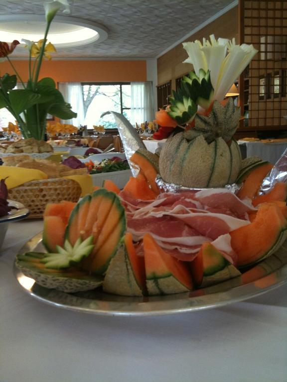 Albergo Milano Snc ลานโซ ดินเตลวิ ภายนอก รูปภาพ