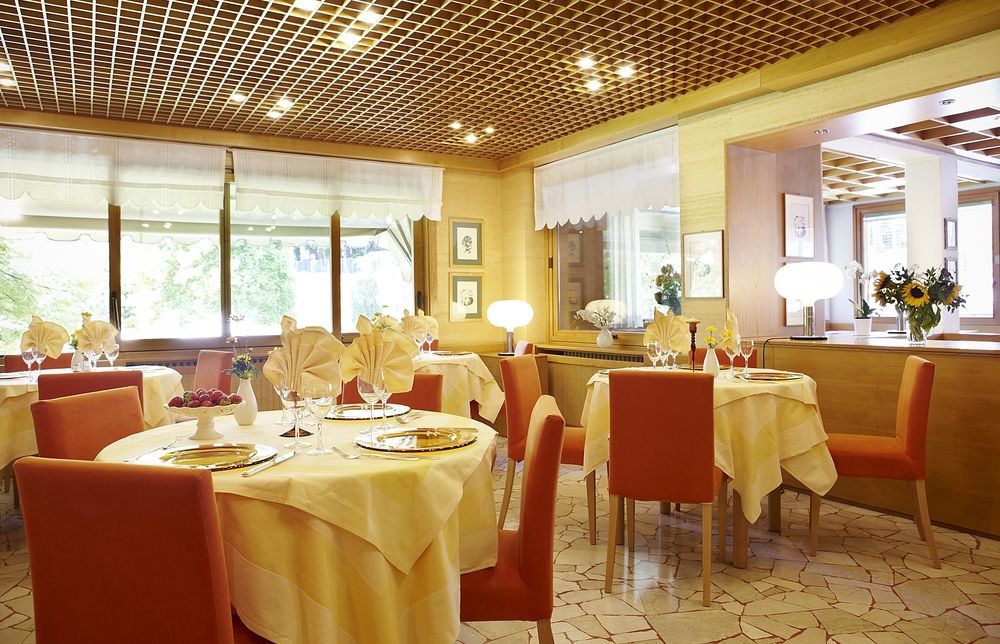 Albergo Milano Snc ลานโซ ดินเตลวิ ภายนอก รูปภาพ